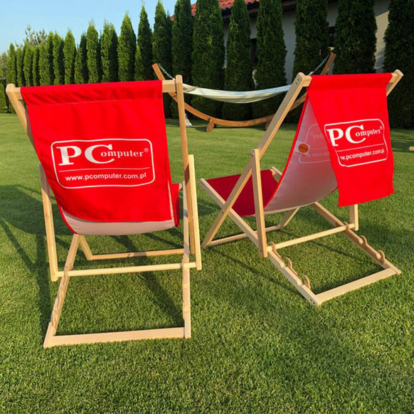 <em>Pufy i leżaki</em> reklamowe