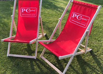 Zestaw leżaków z nadrukiem z przodu i na owiewce z tyłu oparcia